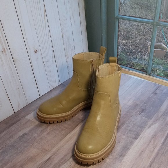 Time and Tru Chelsea Boots Tan Bootie Size 7W - Picture 2 of 4